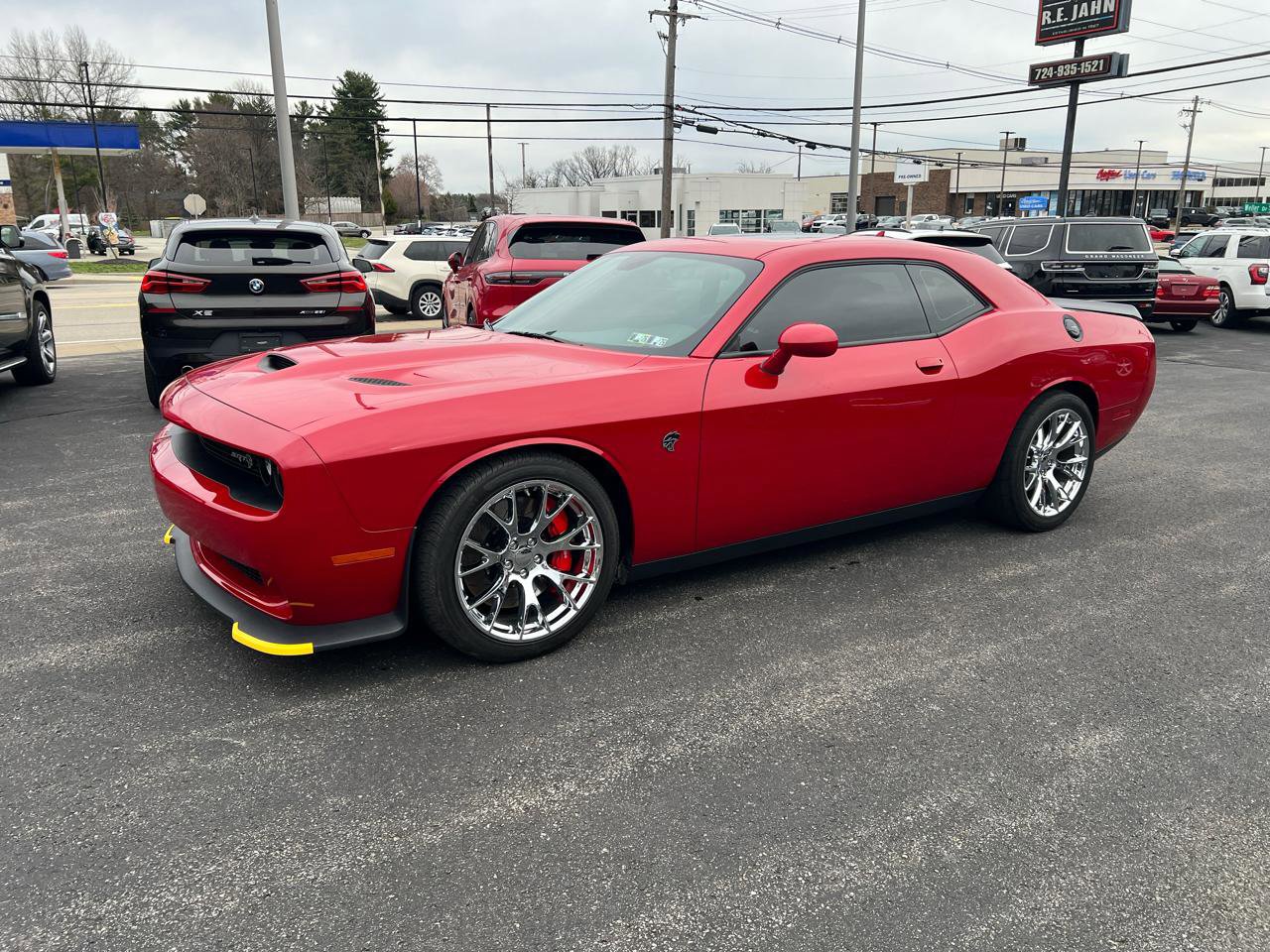 Used 2016 Dodge Challenger SRT Hellcat image 1
