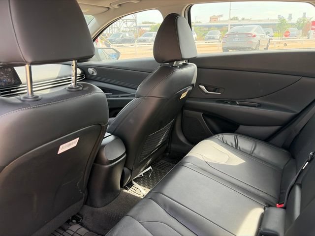 Used 2023 Hyundai Elantra Limited FWD image 8