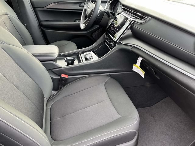 Used 2025 Jeep Grand Cherokee Laredo X AWD/4WD image 22