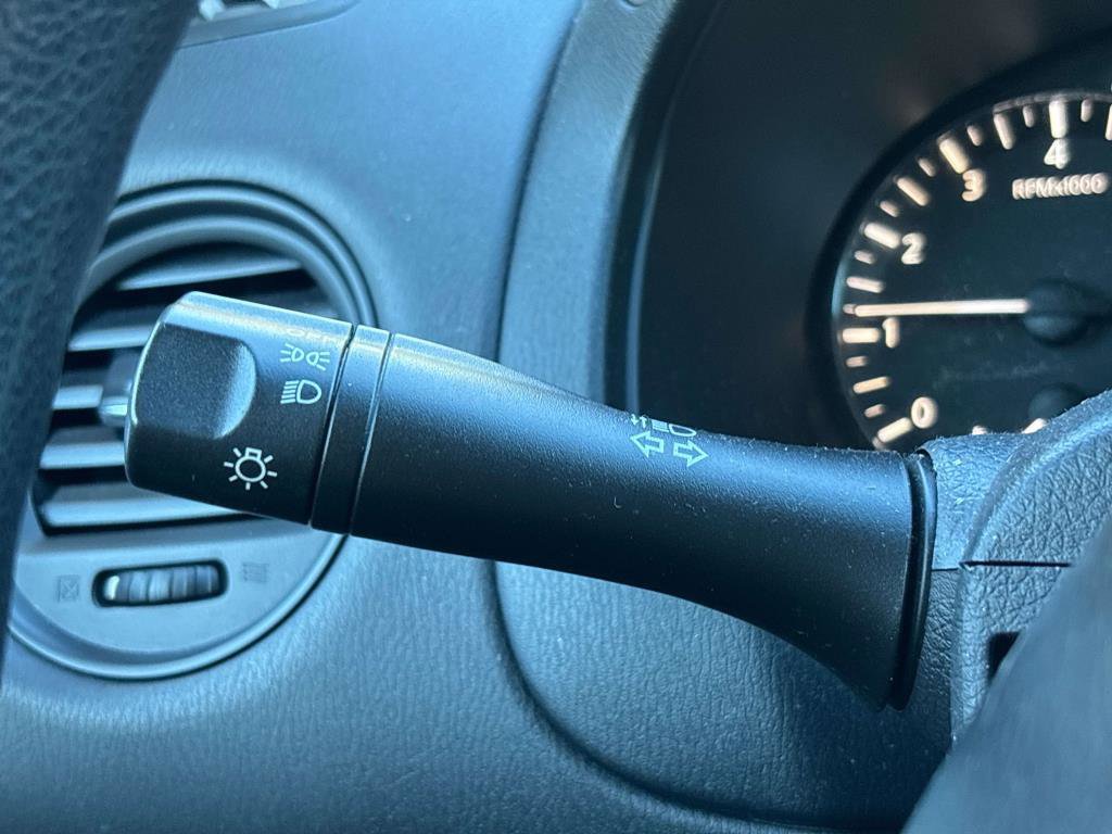 Used 2015 Nissan Pathfinder S image 27