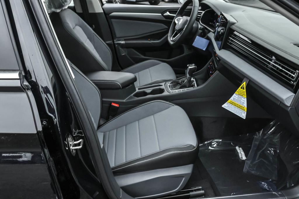 New 2026 Volkswagen Jetta SE image 42