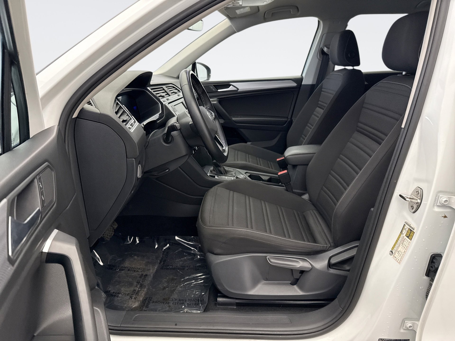 Used 2024 Volkswagen Tiguan S image 10