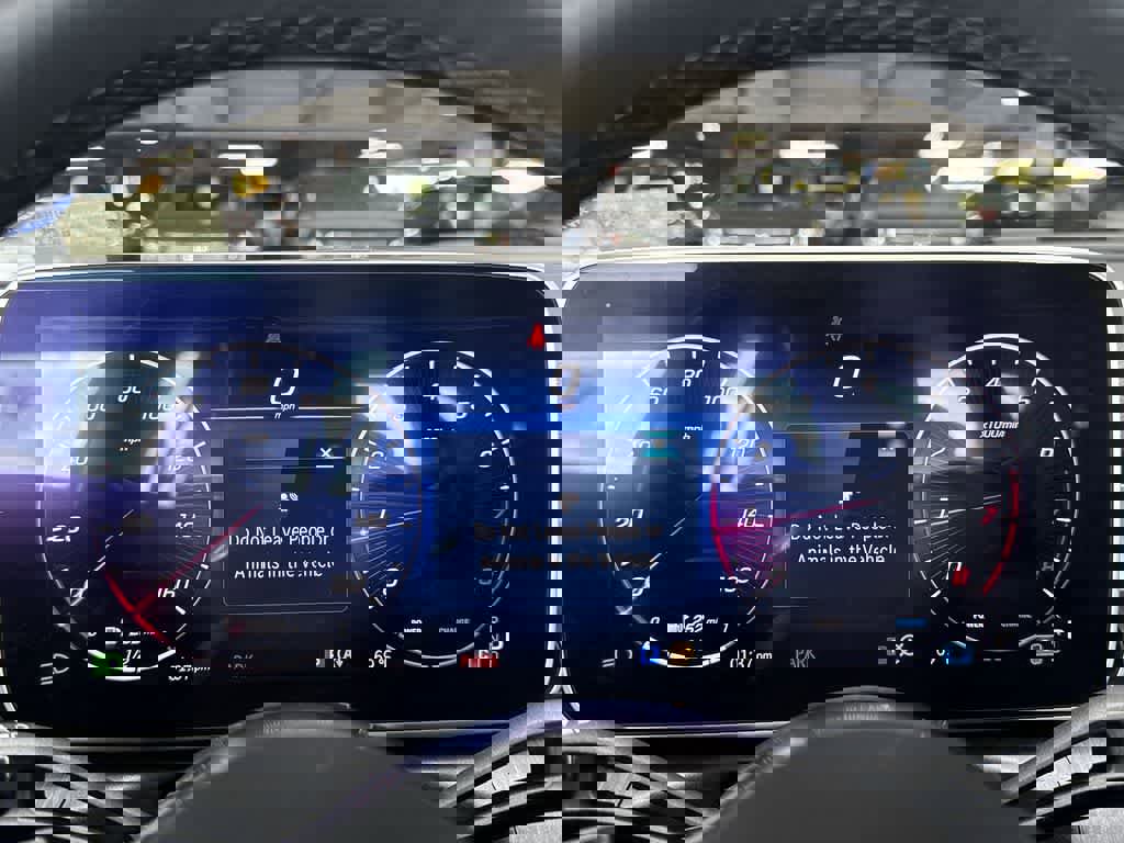 Used 2025 Mercedes-Benz C 300 4MATIC Sedan image 16