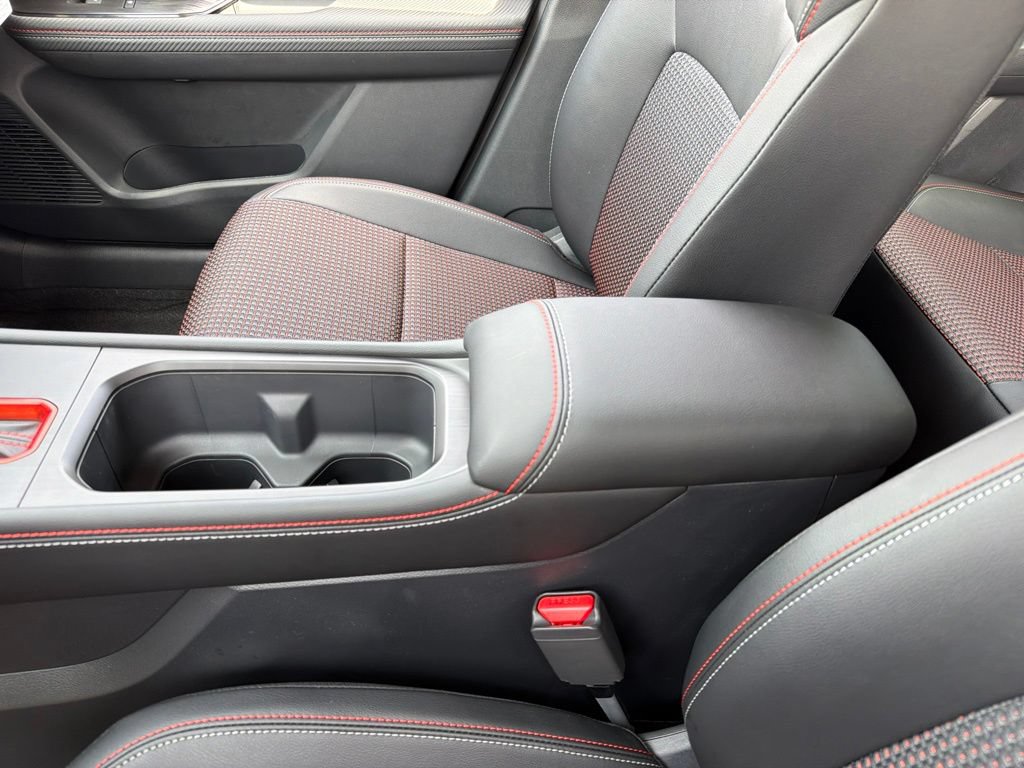 New 2026 Nissan Kicks SR w/ SR Premium Package FWD image 11