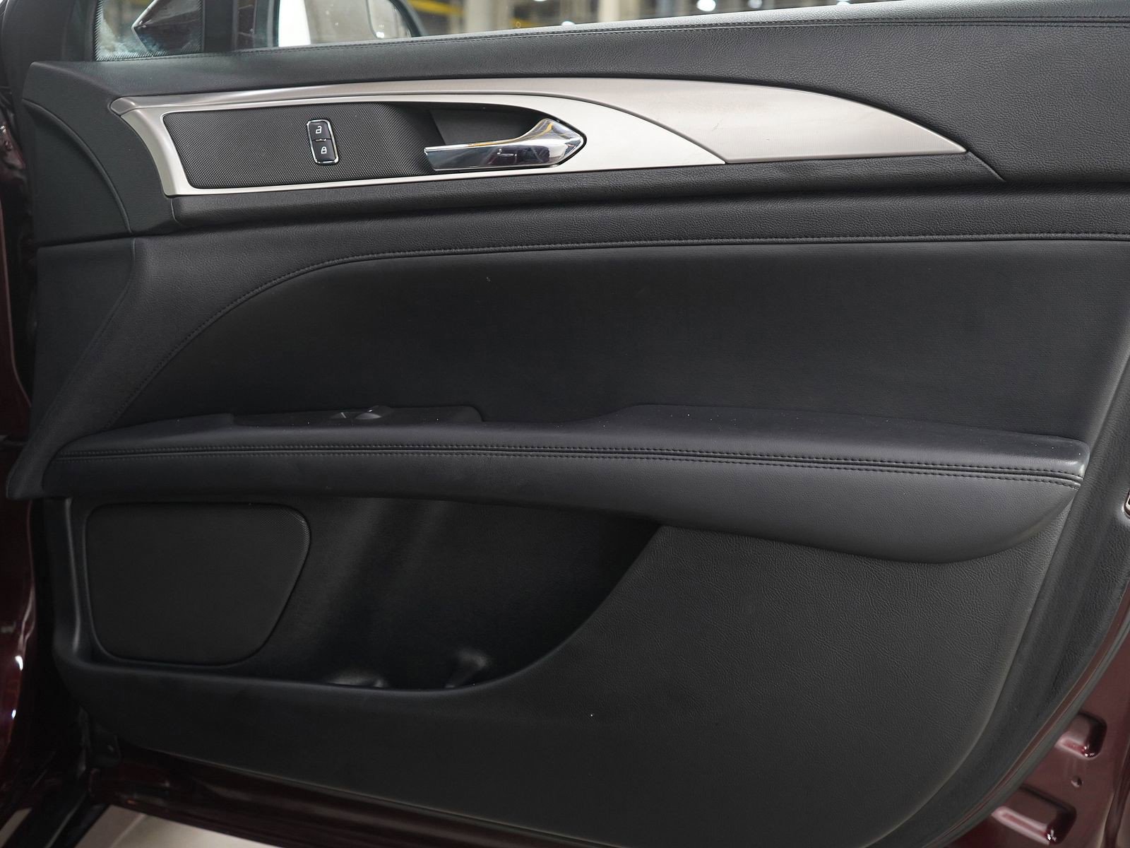 Used 2017 Lincoln MKZ Premiere image 9