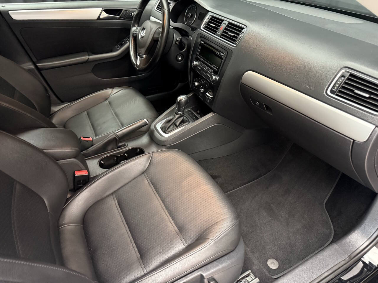 Used 2013 Volkswagen Jetta SE FWD image 18