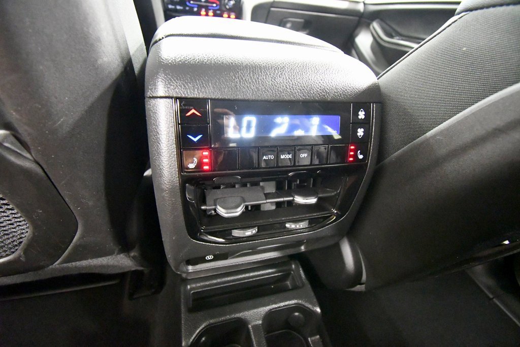 Used 2023 Jeep Grand Cherokee L Limited image 16