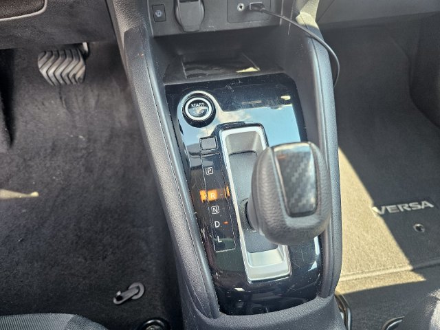 Used 2023 Nissan Versa SV FWD image 21
