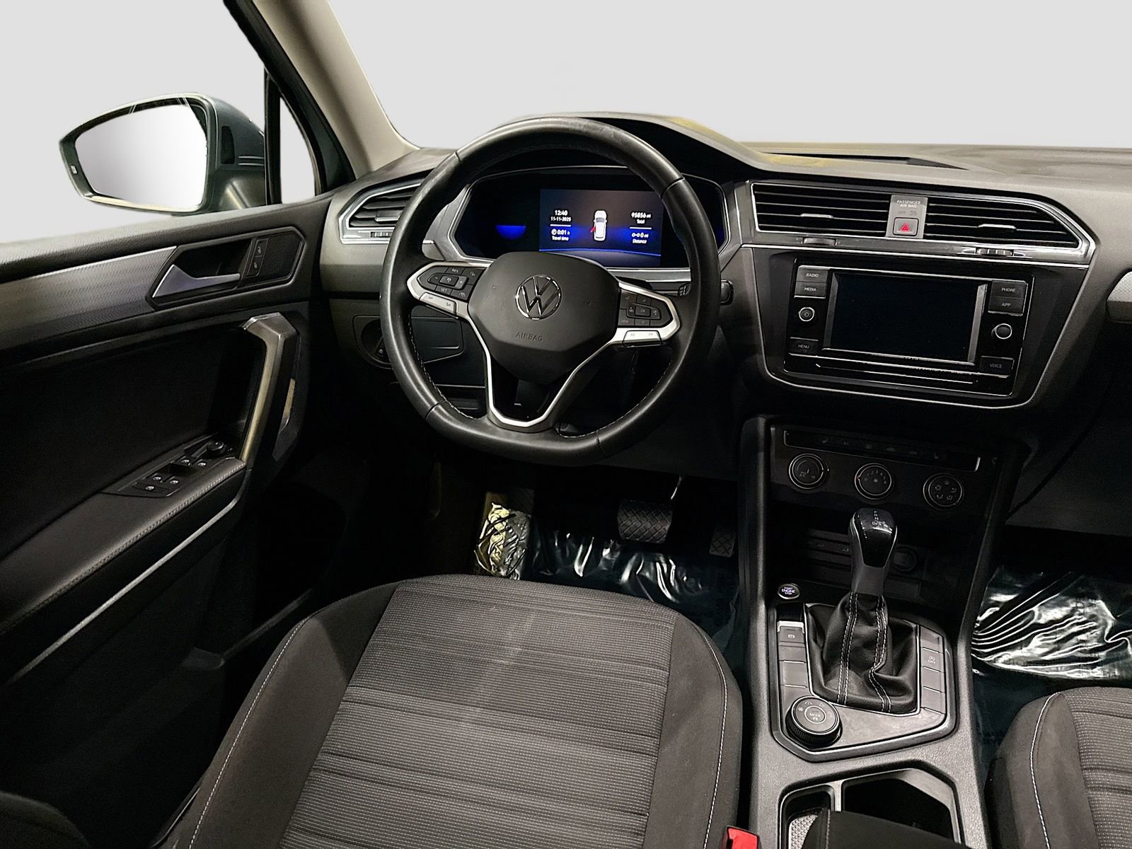 Used 2022 Volkswagen Tiguan S image 22