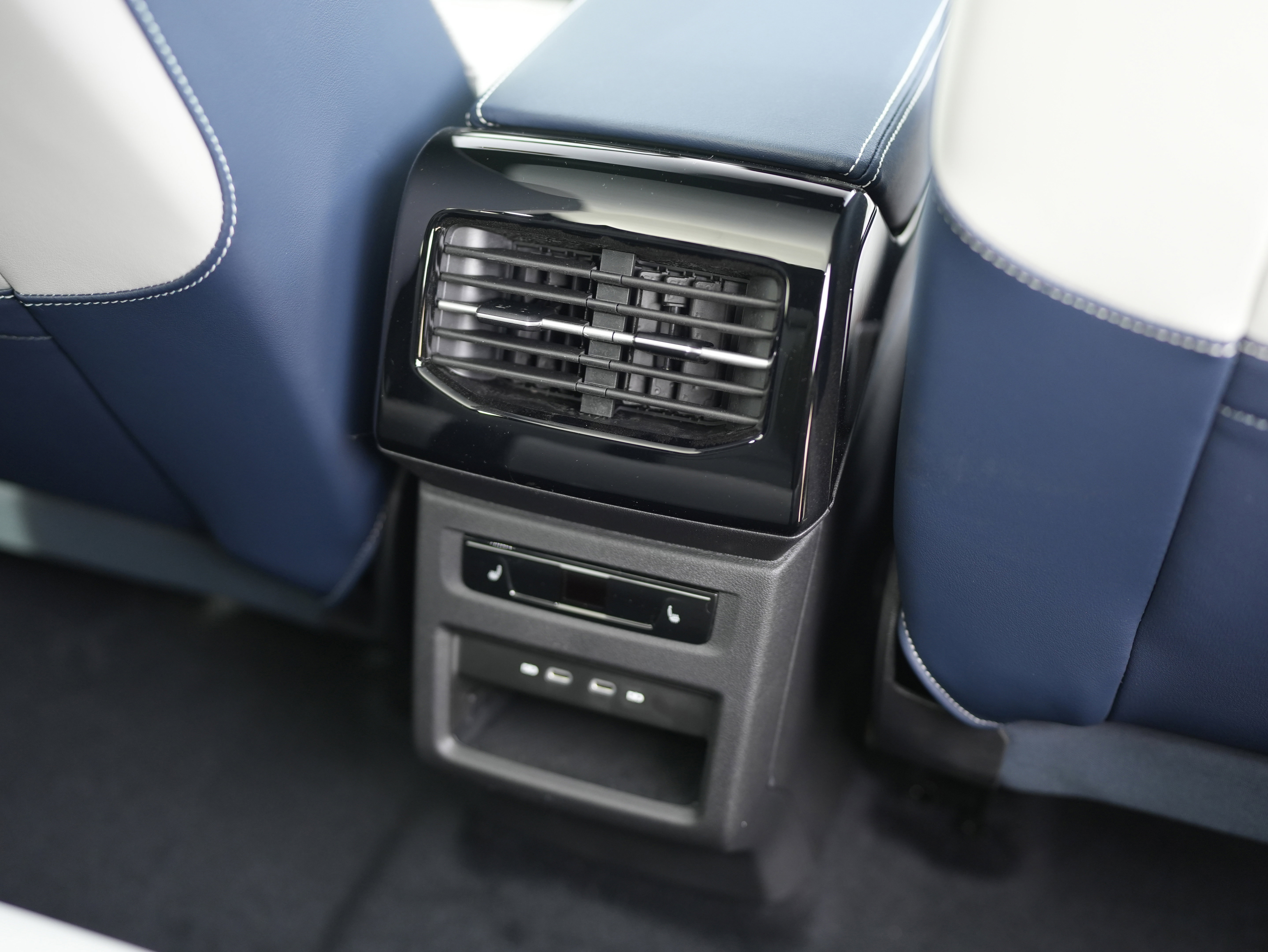 New 2026 Volkswagen ID.4 Pro S Plus image 32