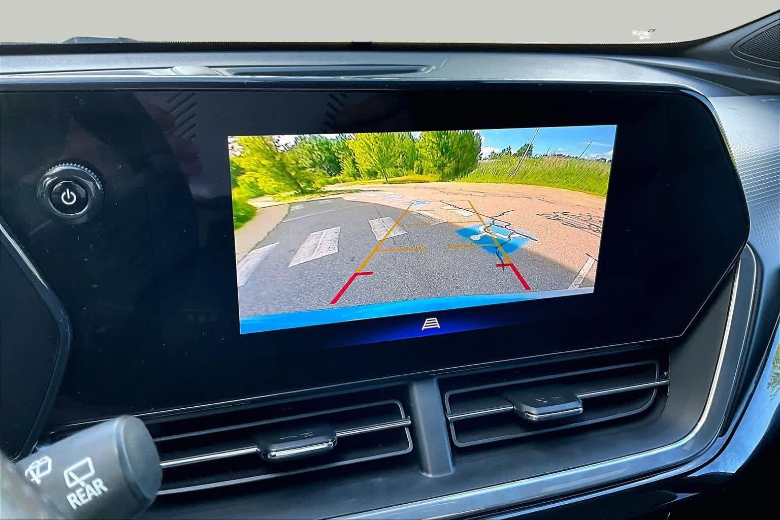 Used 2024 Chevrolet Trax RS FWD image 29