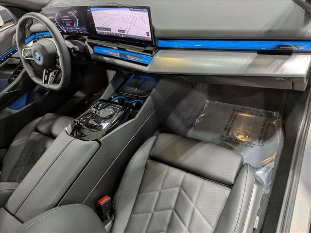 Used 2026 BMW 550e xDrive w/ Executive Package image 23