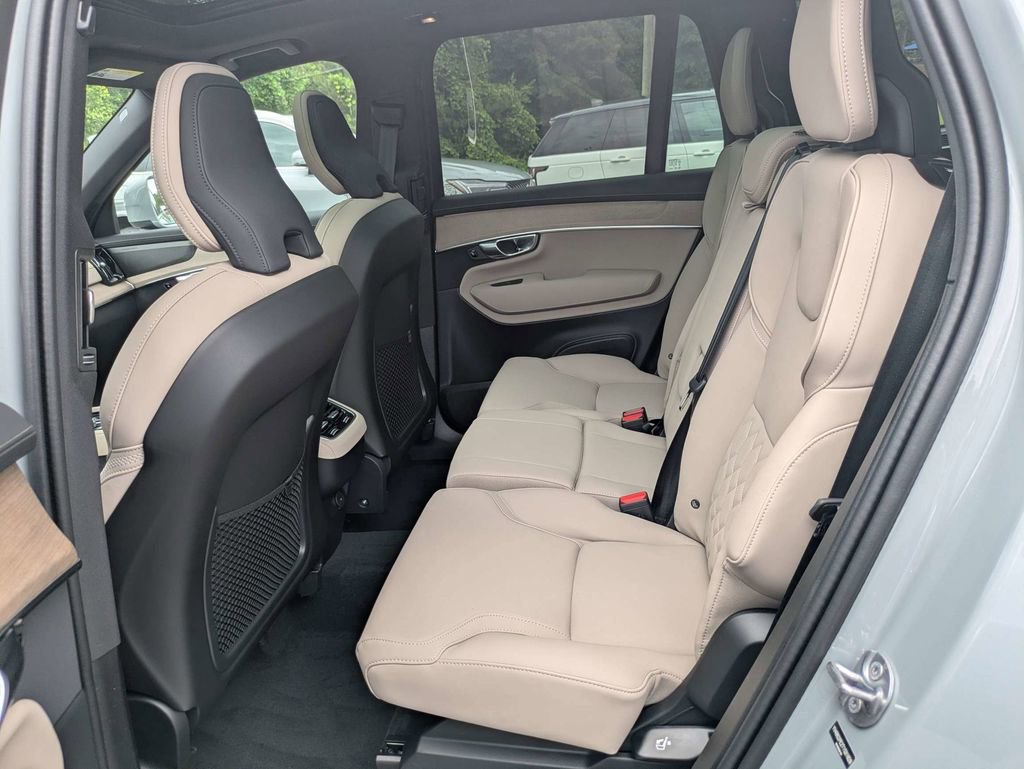 New 2026 Volvo XC90 B6 Plus w/ Protection Package Premier AWD/4WD image 16