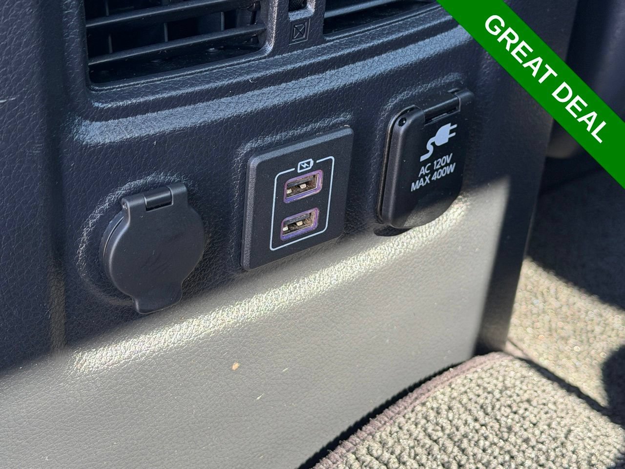 Used 2024 Nissan Titan SV w/ SV Convenience Package RWD image 36