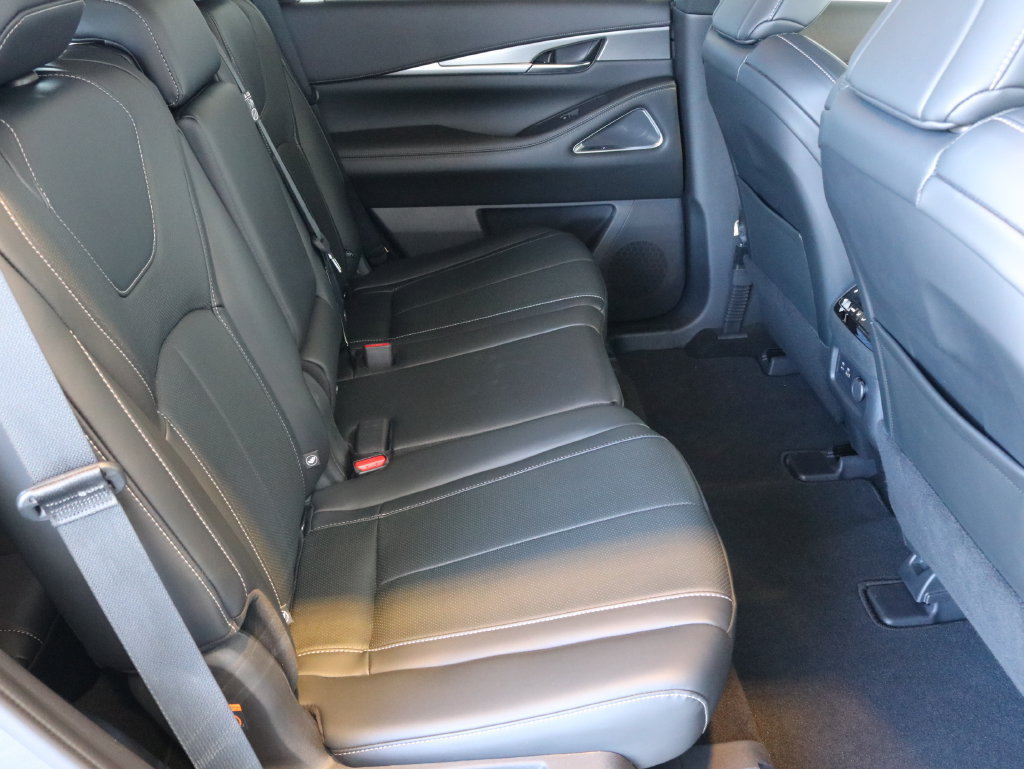 Used 2023 INFINITI QX60 Luxe w/ Performance Audio Package AWD/4WD image 42
