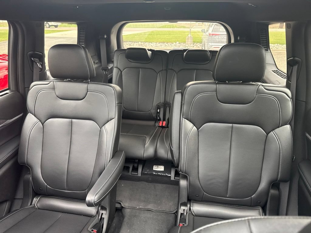 Certified 2024 Jeep Grand Cherokee L Limited w/ Luxury Tech Group II AWD/4WD image 14