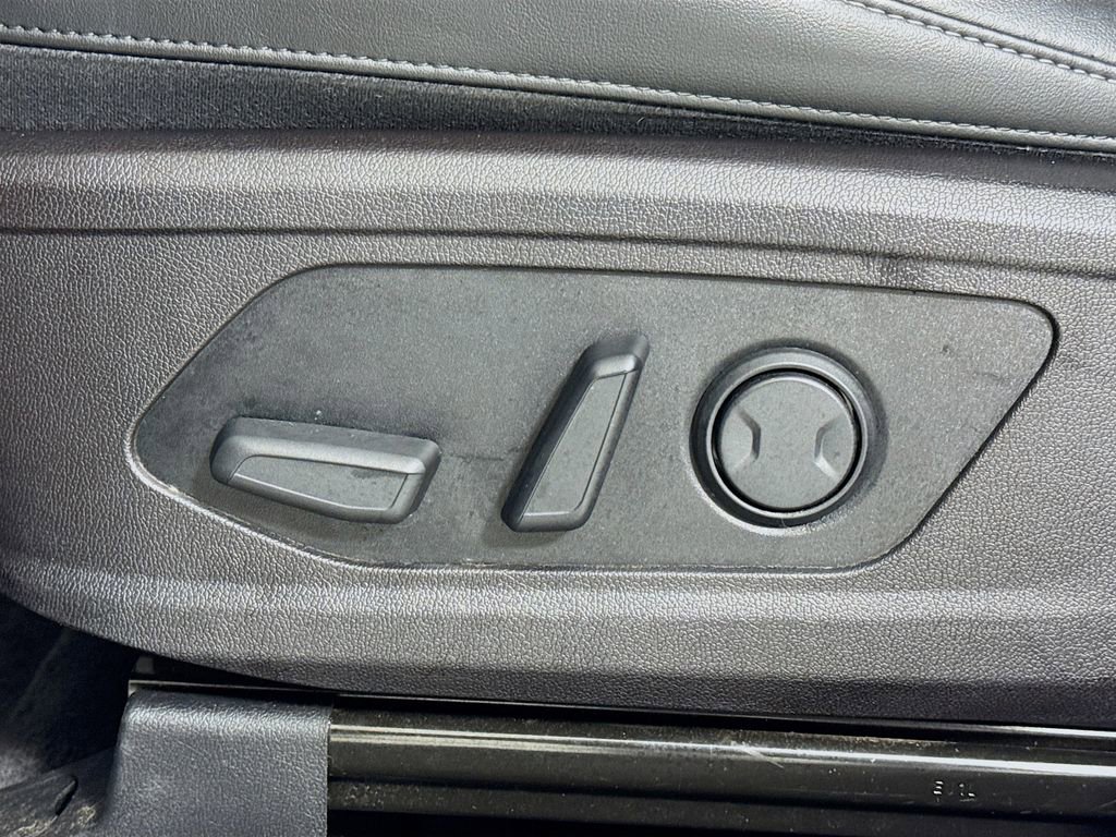 Used 2022 Kia Sorento EX w/ Panoramic Sunroof Package FWD image 16