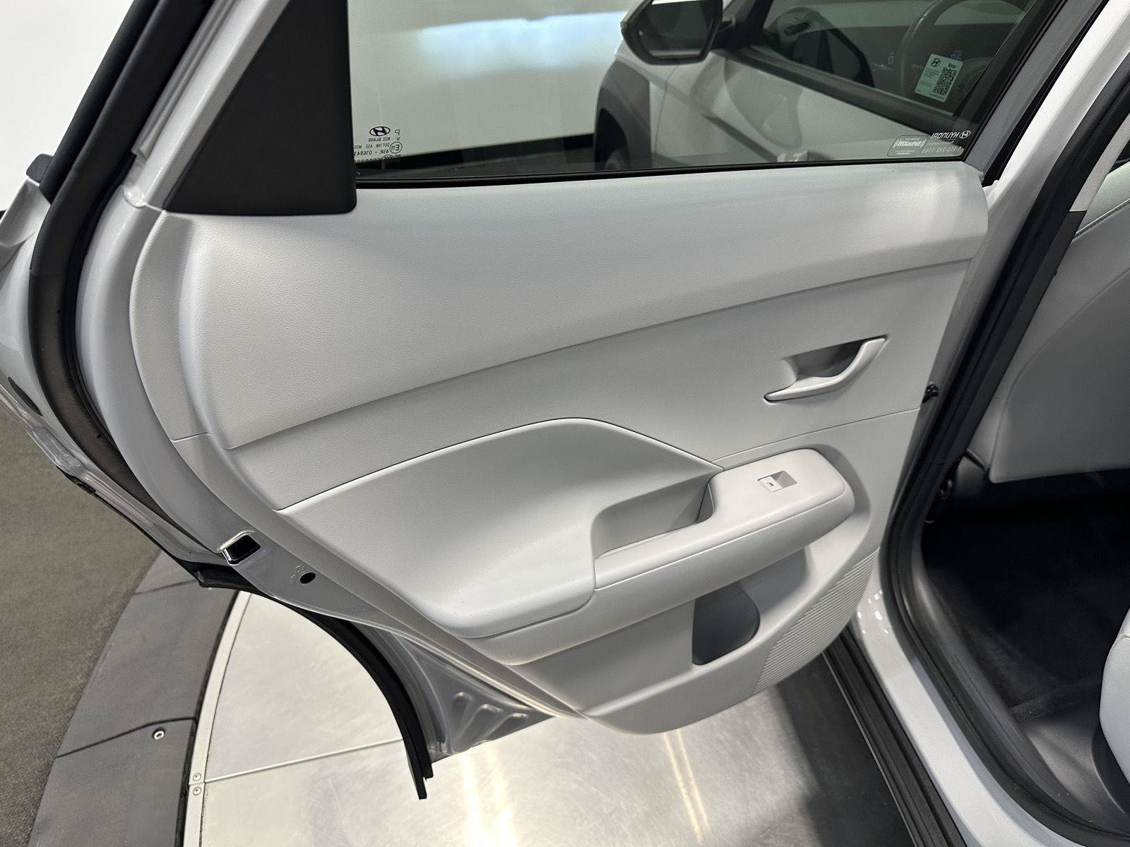 Certified 2024 Hyundai Kona SEL AWD/4WD image 25