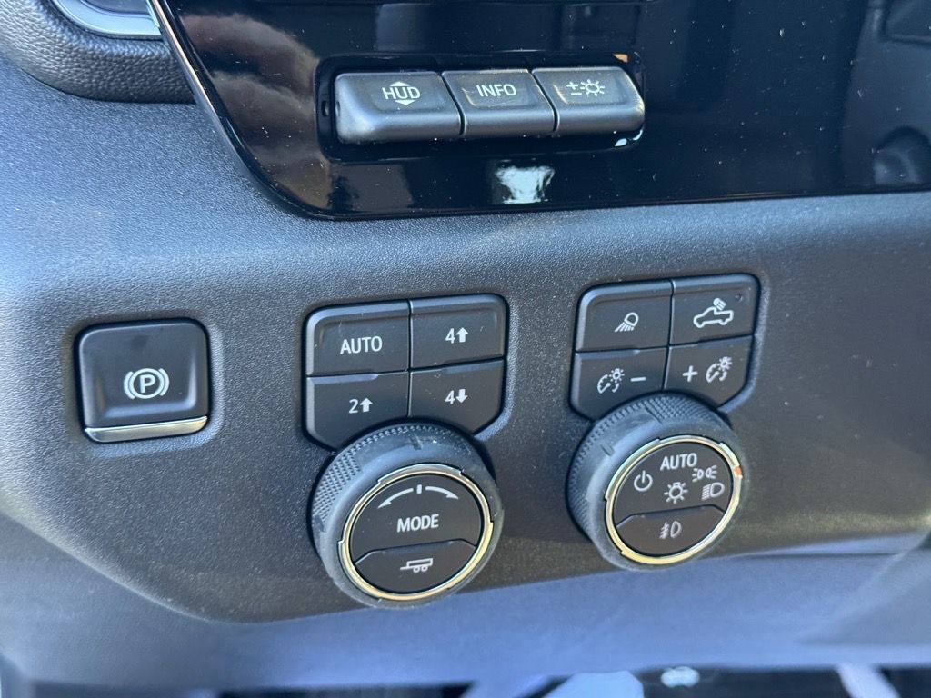 New 2026 Chevrolet Silverado 1500 High Country AWD/4WD image 13