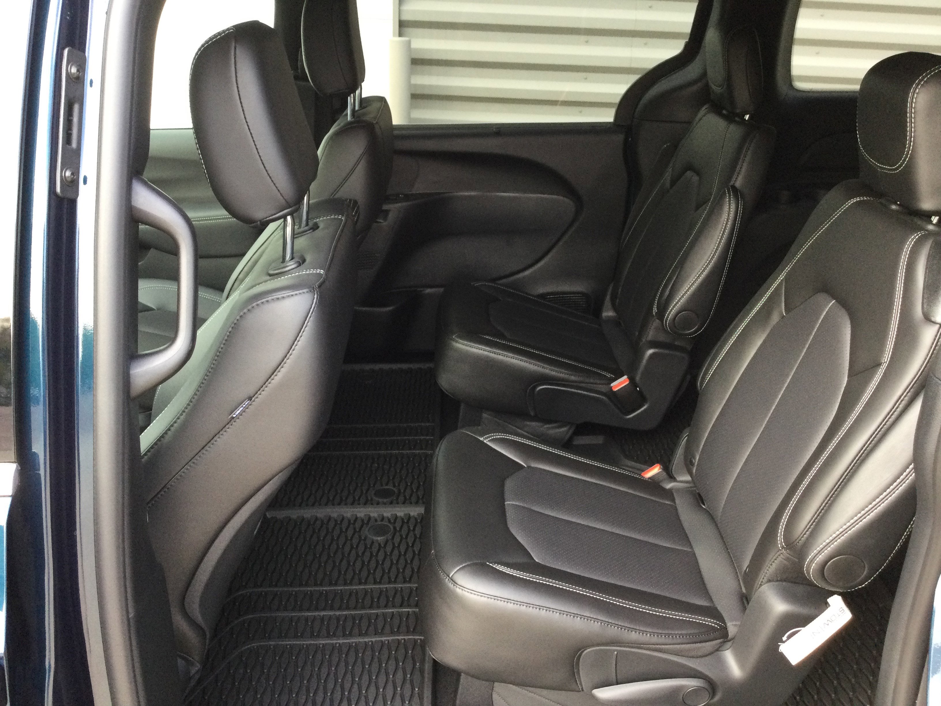 New 2025 Chrysler Pacifica Select image 6