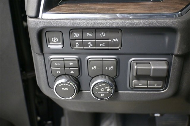 New 2026 Chevrolet Suburban LT w/ Comfort Package image 18