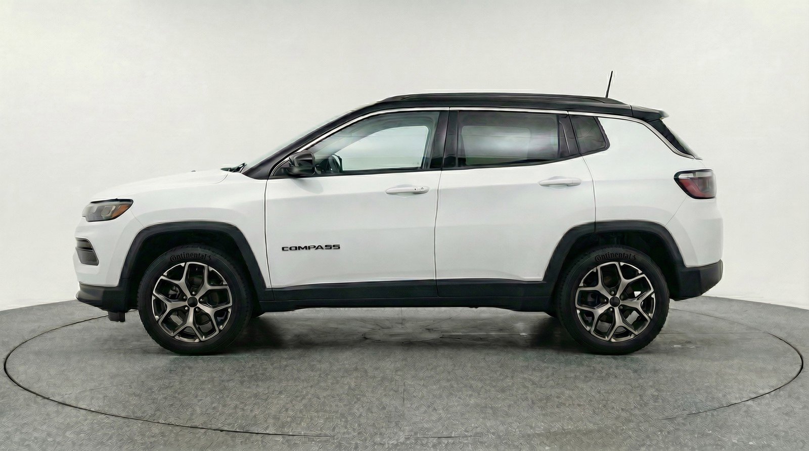 Used 2025 Jeep Compass Limited AWD/4WD image 5