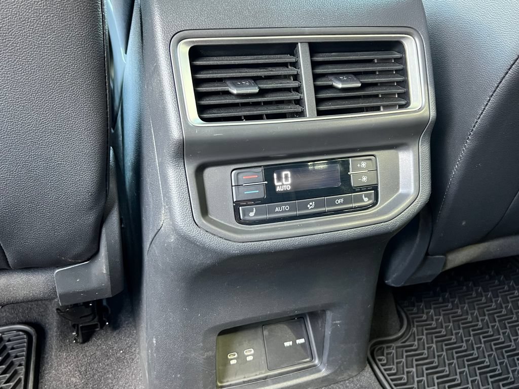 Used 2024 Volkswagen Atlas SEL AWD/4WD image 13