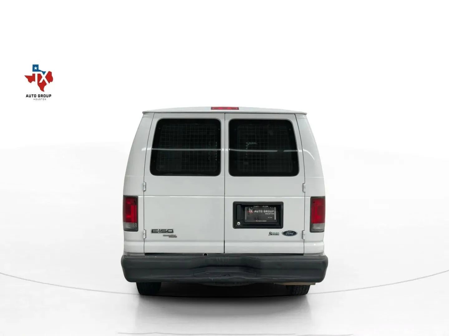 Used 2011 Ford E-150 and Econoline 150 w/ Commercial Cargo Van Pkg RWD image 7