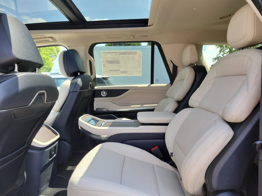 New 2027 Lincoln Navigator L Reserve AWD/4WD image 14