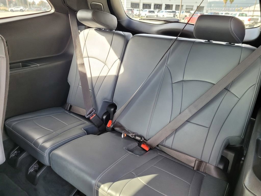 Used 2024 Buick Enclave Premium AWD/4WD image 12
