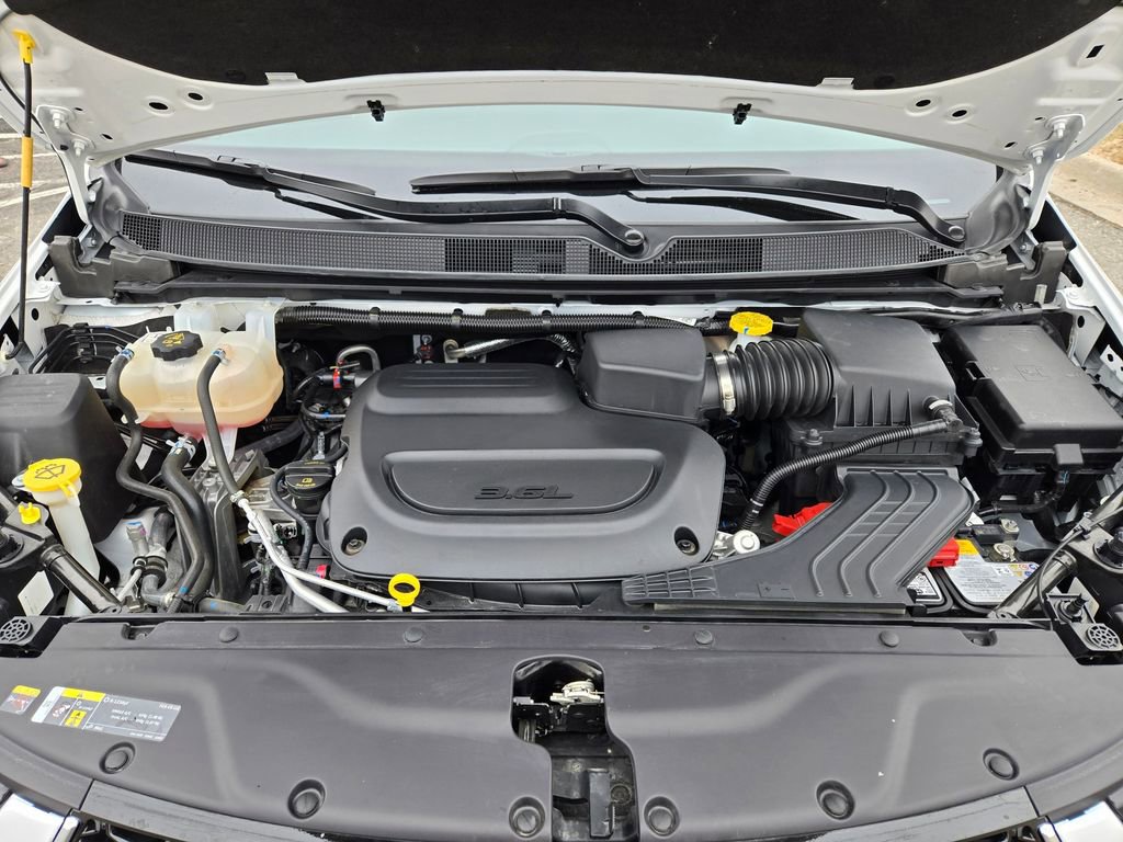 Used 2025 Chrysler Pacifica Pinnacle image 35