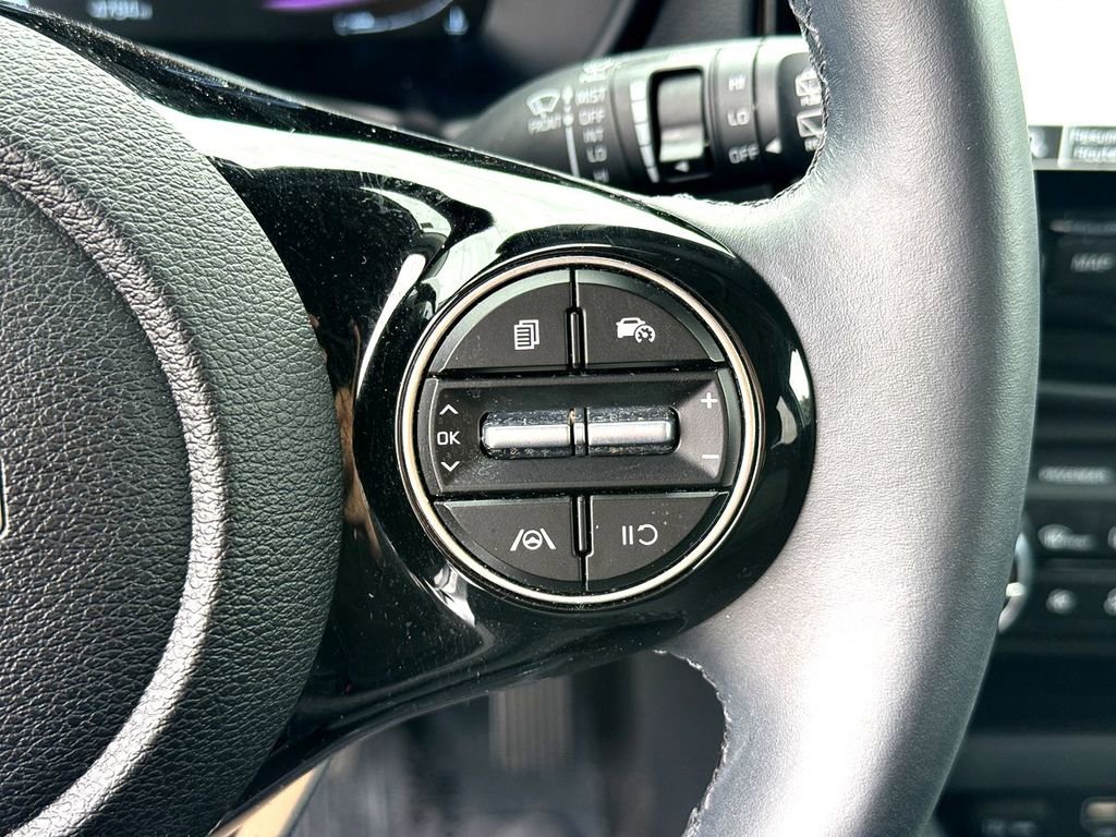 Used 2025 Kia Soul EX image 15