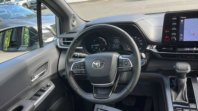 Certified 2024 Toyota Sienna XLE Woodland Edition image 20