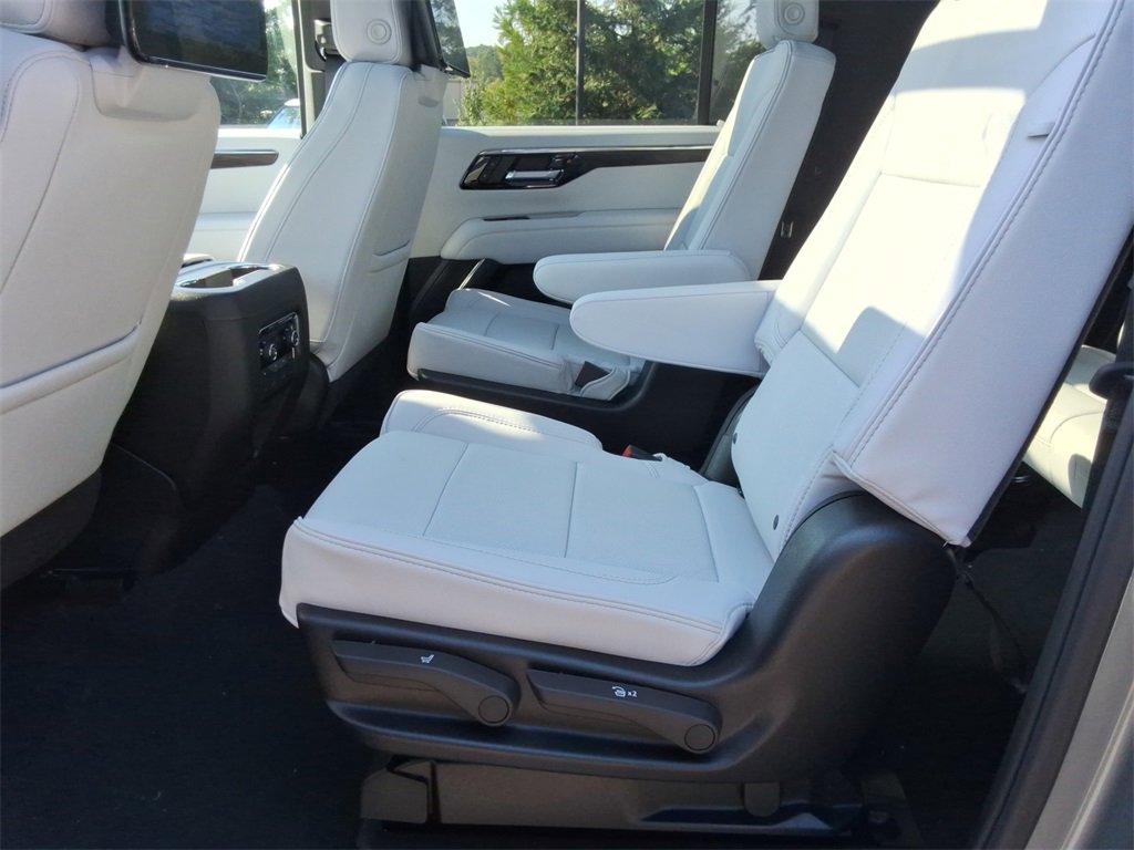 New 2026 Chevrolet Suburban Premier image 19