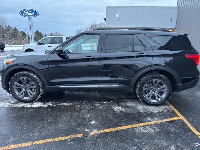Used 2023 Ford Explorer XLT w/ Equipment Group 202A image 9