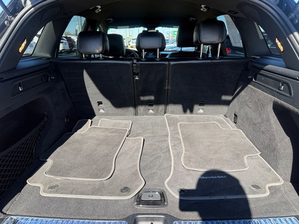 Used 2021 Mercedes-Benz GLC 300 4MATIC image 24