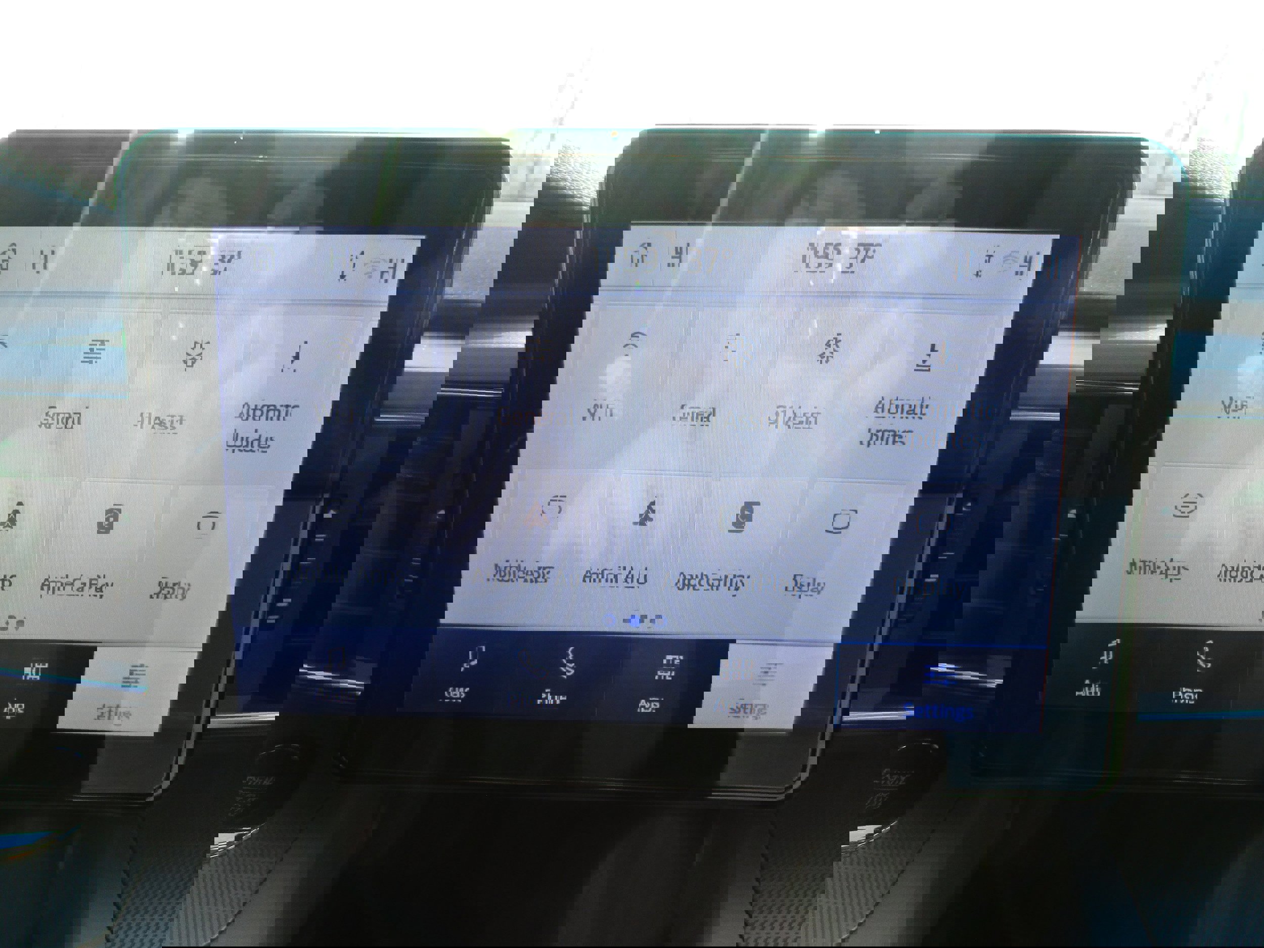 Used 2023 Ford Explorer XLT w/ Equipment Group 202A image 27