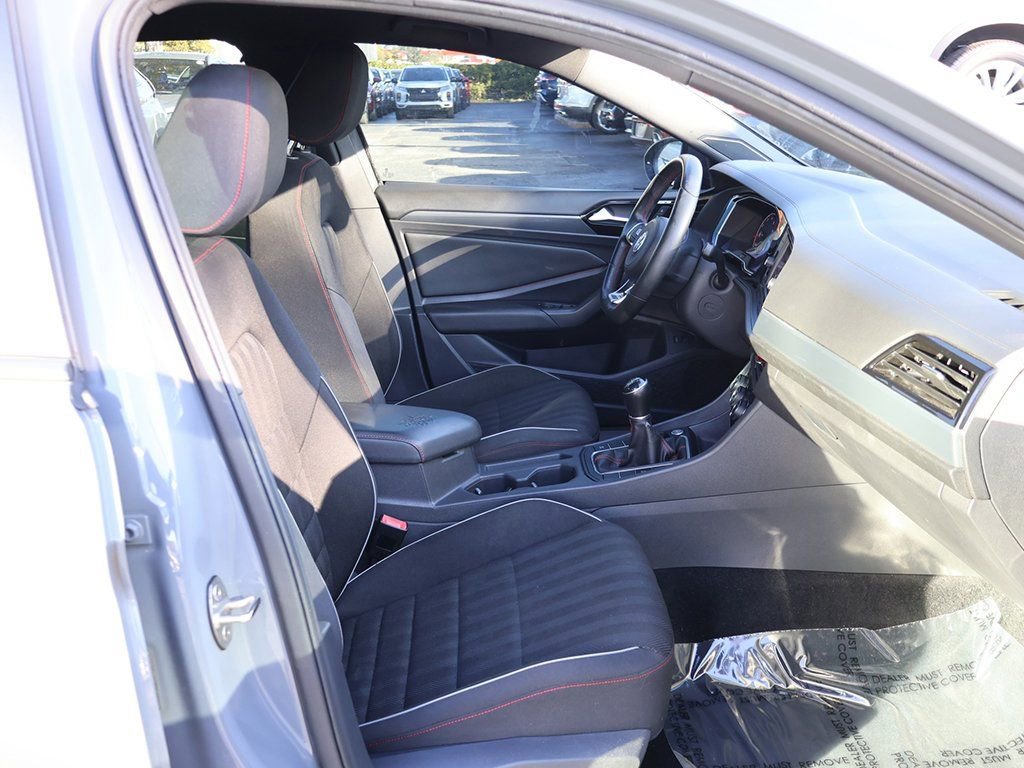Used 2019 Volkswagen Jetta GLI image 27