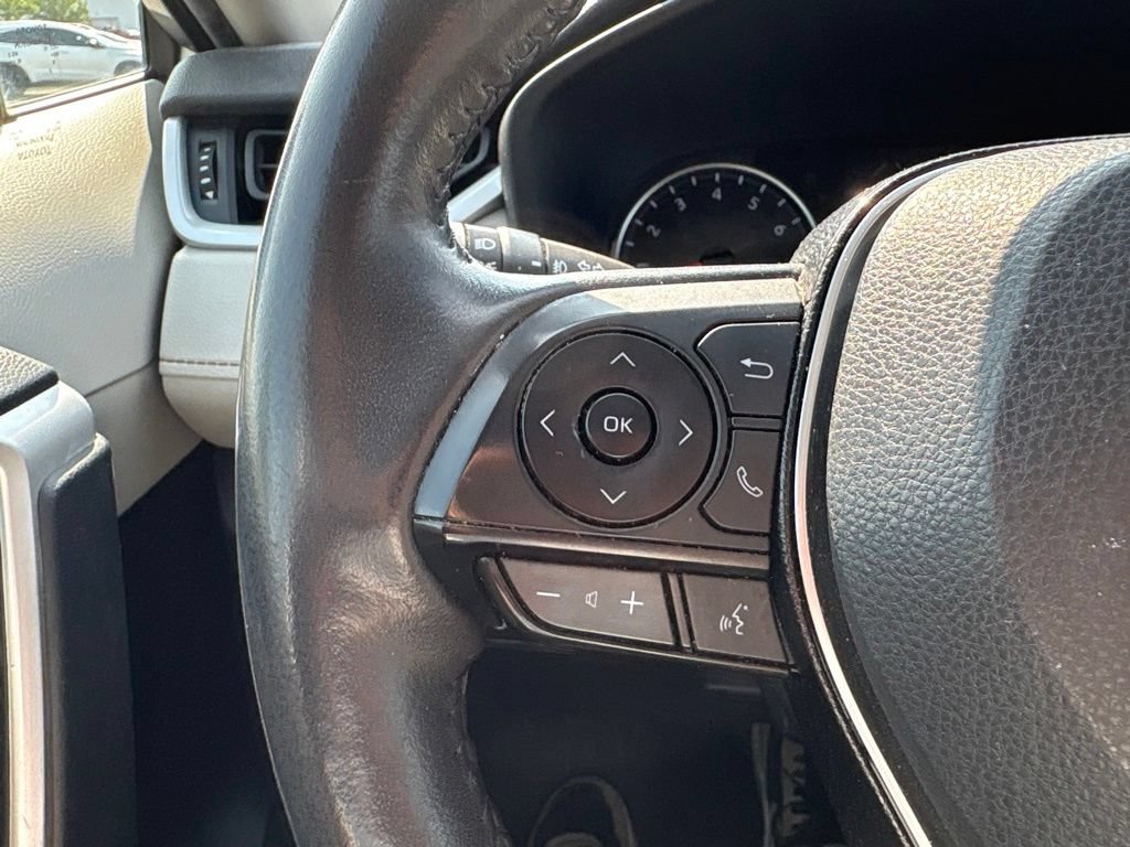 Used 2021 Toyota RAV4 XLE Premium AWD/4WD image 20