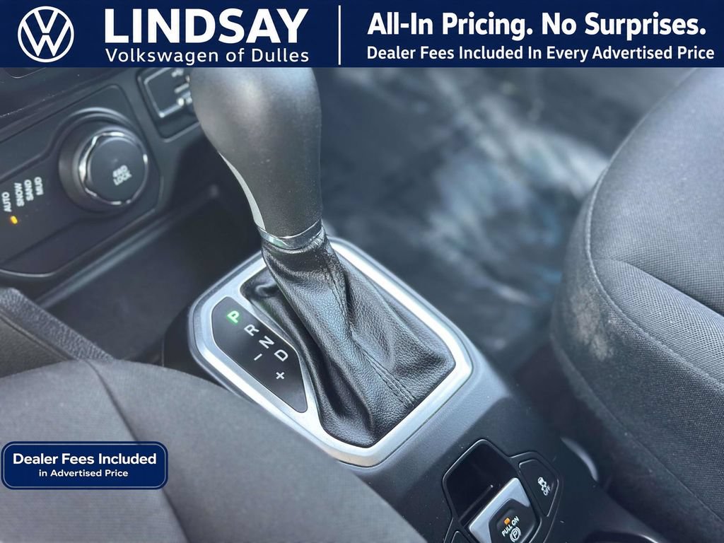 Used 2018 Jeep Renegade Latitude w/ Cold Weather Group AWD/4WD image 19