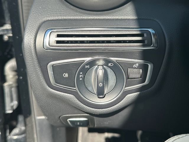 Used 2019 Mercedes-Benz C 300 Sedan image 23
