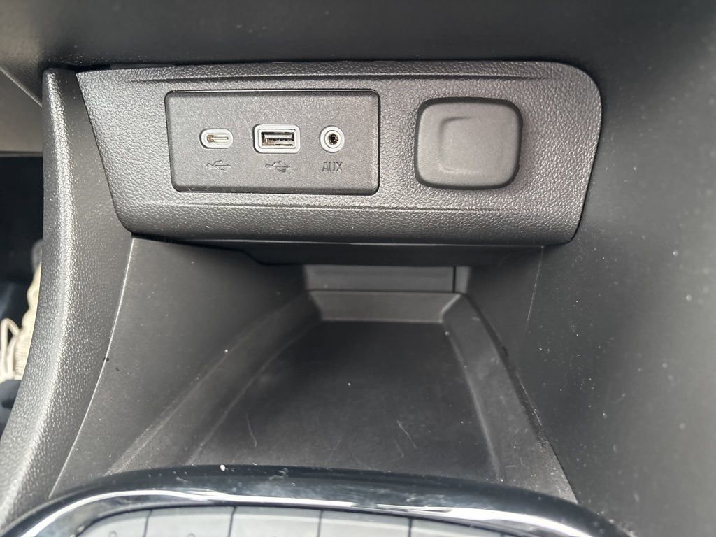 Used 2023 Buick Encore GX Preferred w/ Cold Weather Comfort Package image 28