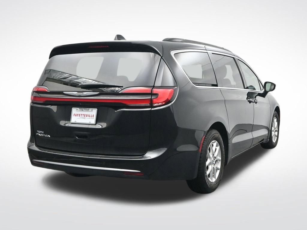 Used 2022 Chrysler Pacifica Touring-L FWD image 6