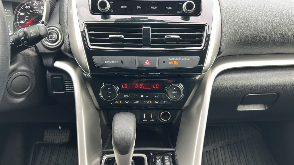 Used 2023 Mitsubishi Eclipse Cross SE image 21