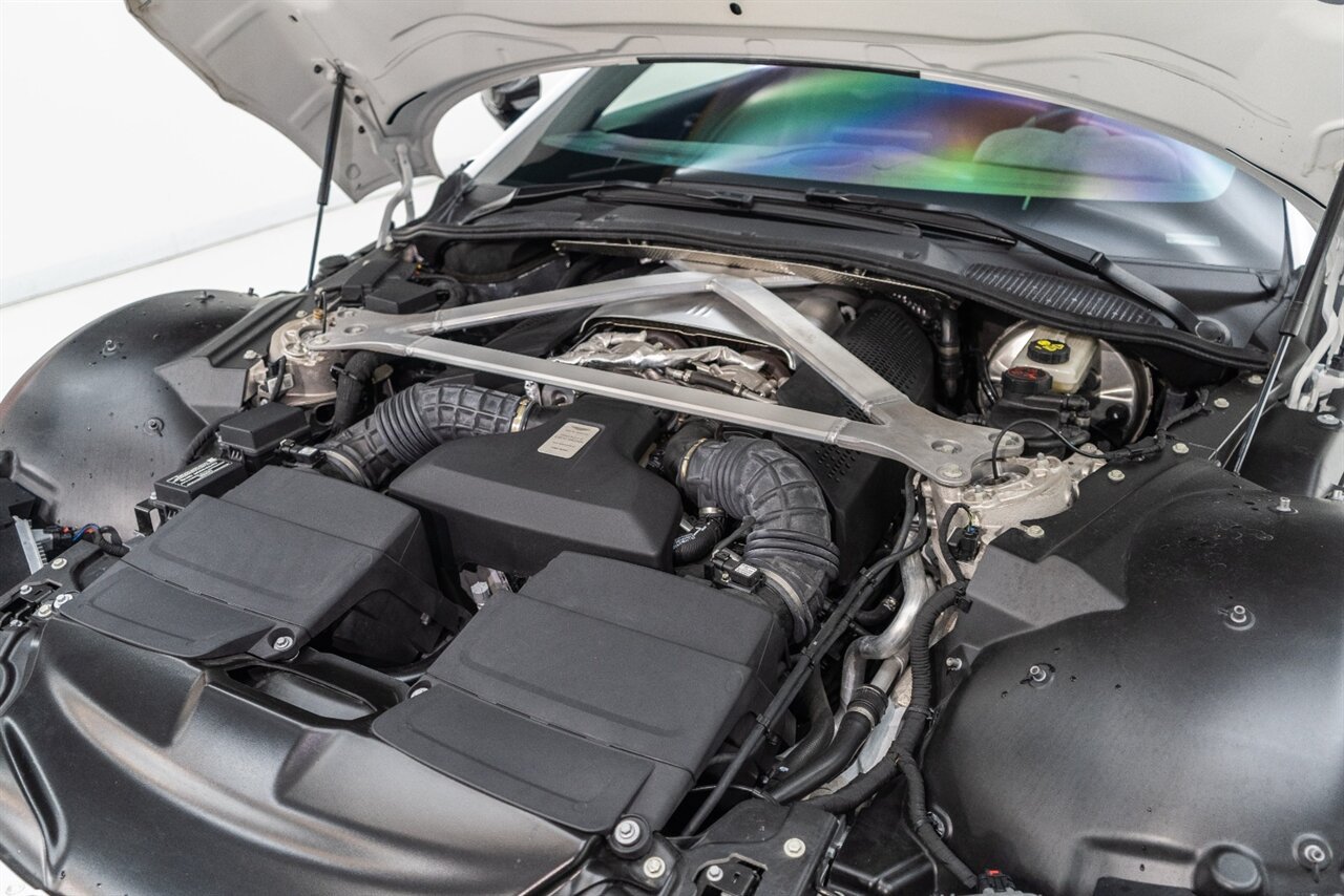 Used 2023 Aston Martin V8 Vantage Coupe RWD image 43