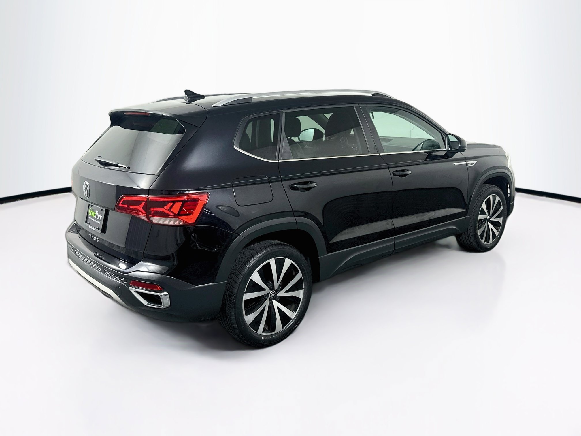 Used 2022 Volkswagen Taos SE FWD image 9