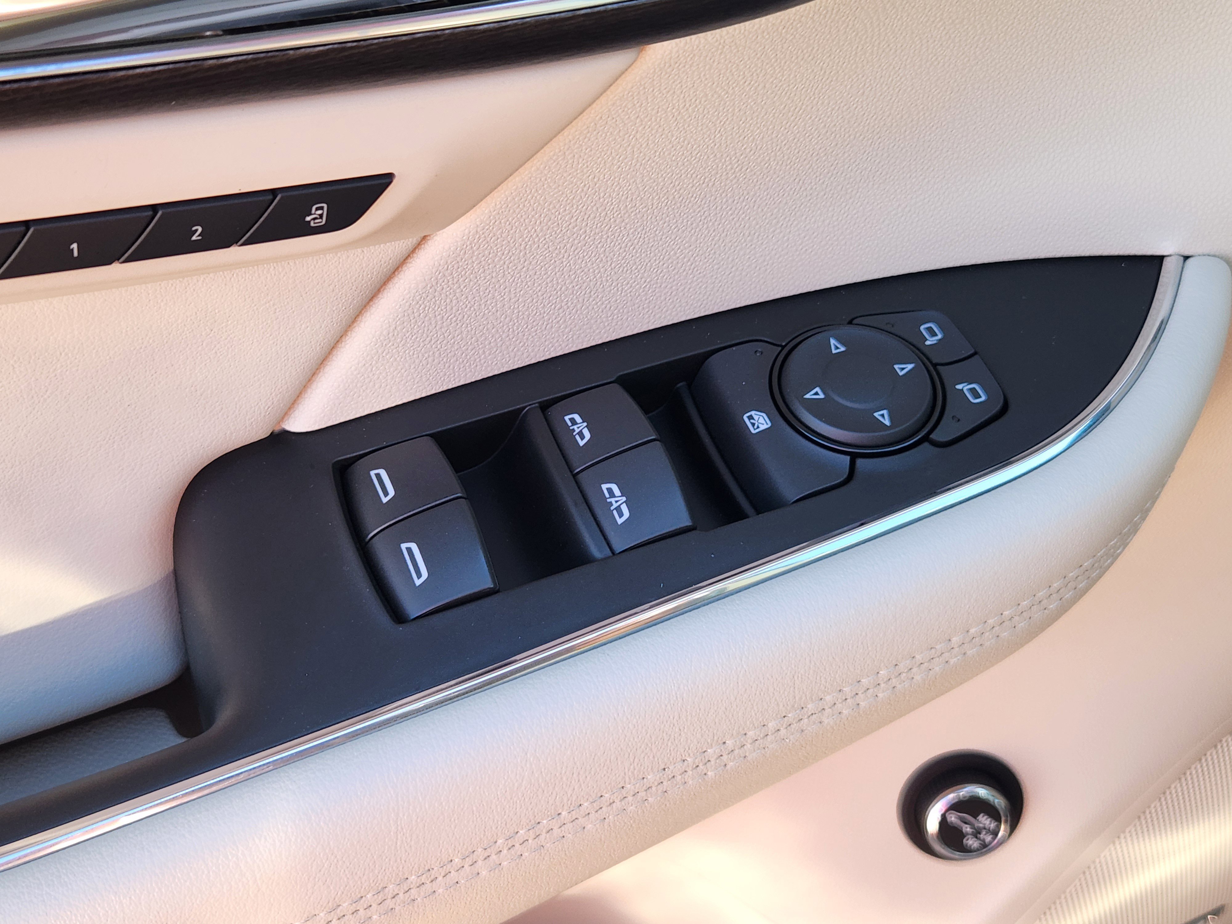 Used 2023 Buick Envision Avenir image 24