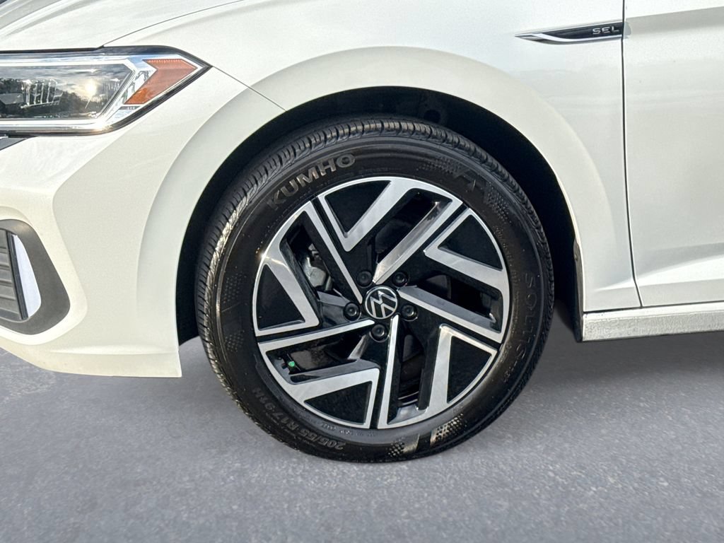 Used 2024 Volkswagen Jetta SEL FWD image 18