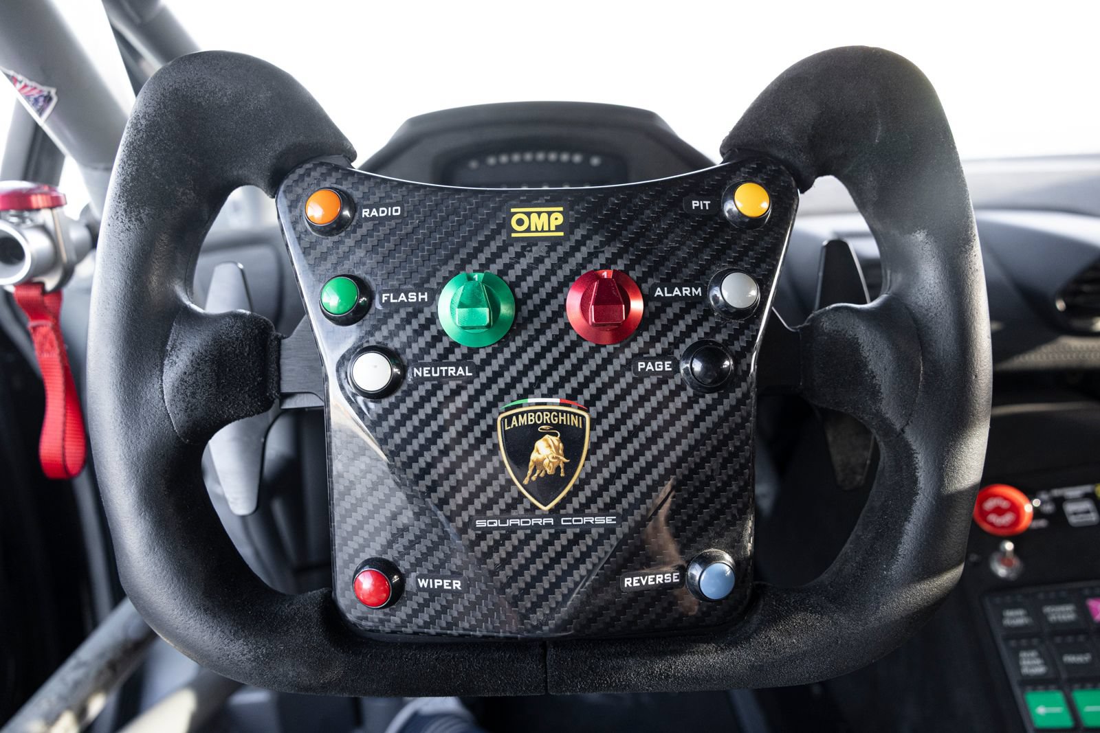Used 2022 Lamborghini Huracan EVO RWD image 32