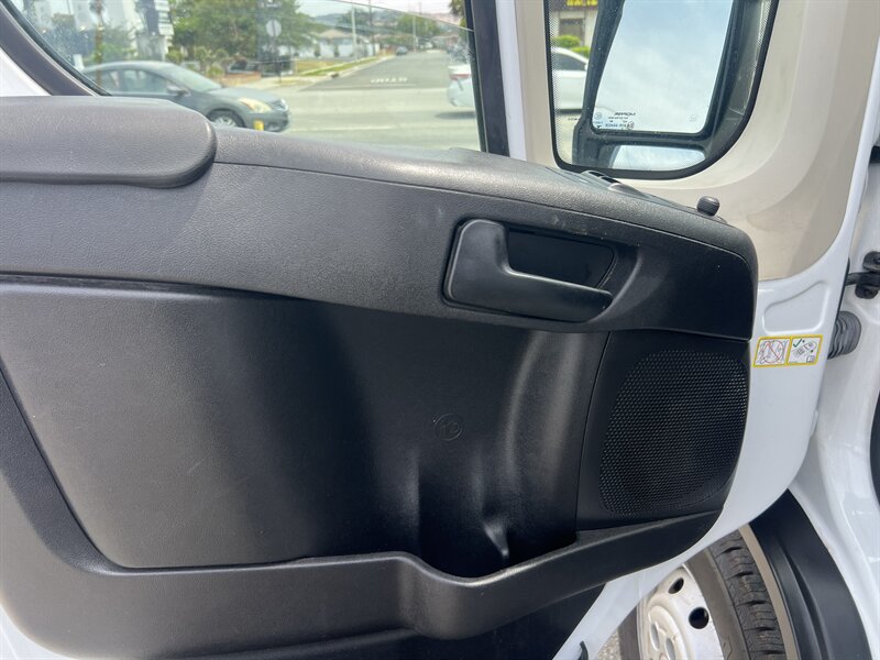 Used 2021 RAM ProMaster 2500 w/ Convenience Group FWD image 15